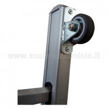 Scala con fune 2 rampe 12 gradini base regolabile rotelline di scorrimento Scala con fune 2 rampe 12 gradini base regolabile rotelline di scorrimento