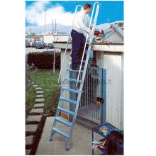 Utilizzo della scala per soppalchi in alluminio 15 gradini Utilizzo della scala per soppalchi in alluminio 15 gradini