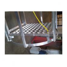 scala con gabbia di protezione particolare piano di riposo scala con gabbia di protezione particolare piano di riposo