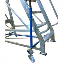 Scale a castello con montacarichi 8 gradini 2 mt particolare Scale a castello con montacarichi 8 gradini 2 mt particolare