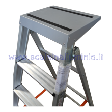 Scale a libro per pittori 7 gradini e piano d'appoggio particolare 2 Scale a libro per pittori 7 gradini e piano d'appoggio particolare 2