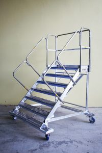 Scala a castello ikaro con 4 ruote da 150 mm