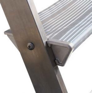 IT SG Scala a Sgabello in alluminio particolare gradino